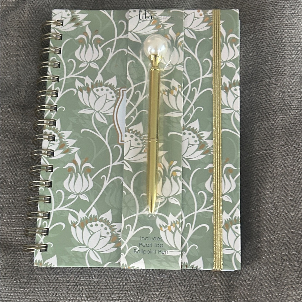 Brand new-Elegant Pearl-Top Spiral Notebook & Gold Pen Set - Green Floral